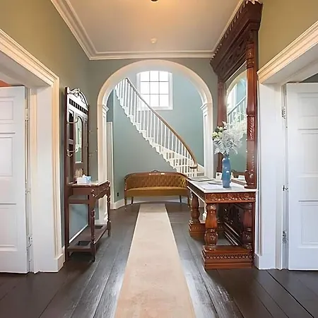 Ivy House Hotel