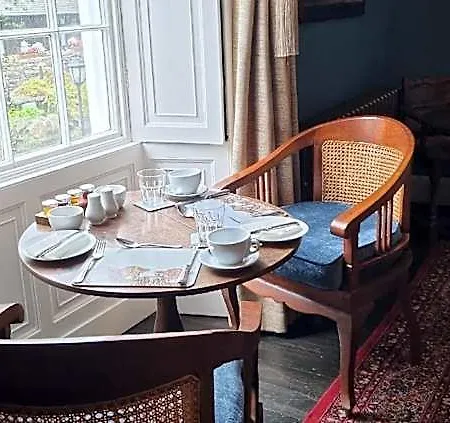 Ivy House