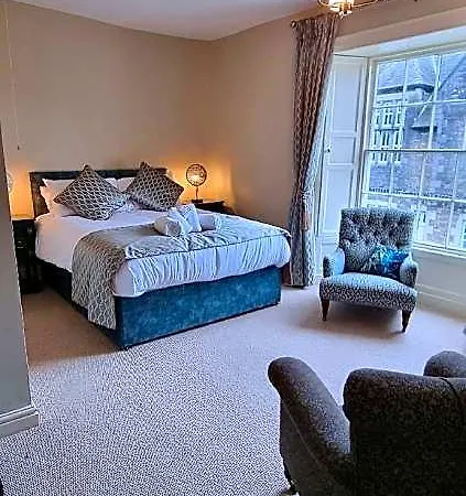 Ivy House 3*