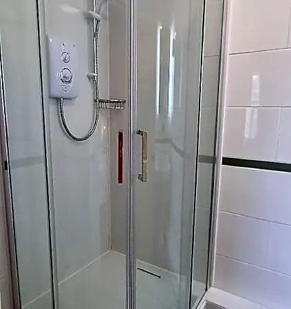 Ivy House 3*