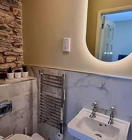 Ivy House Hotel 3*