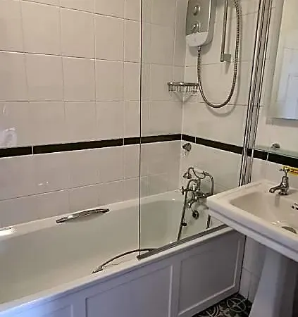 Ivy House Hotel 3*